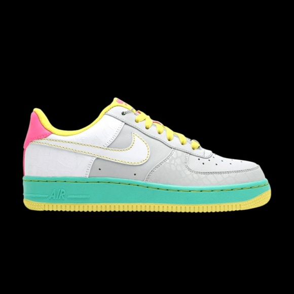 Nike Shoes - Nike Air Force 1 Premium '07

315186-011